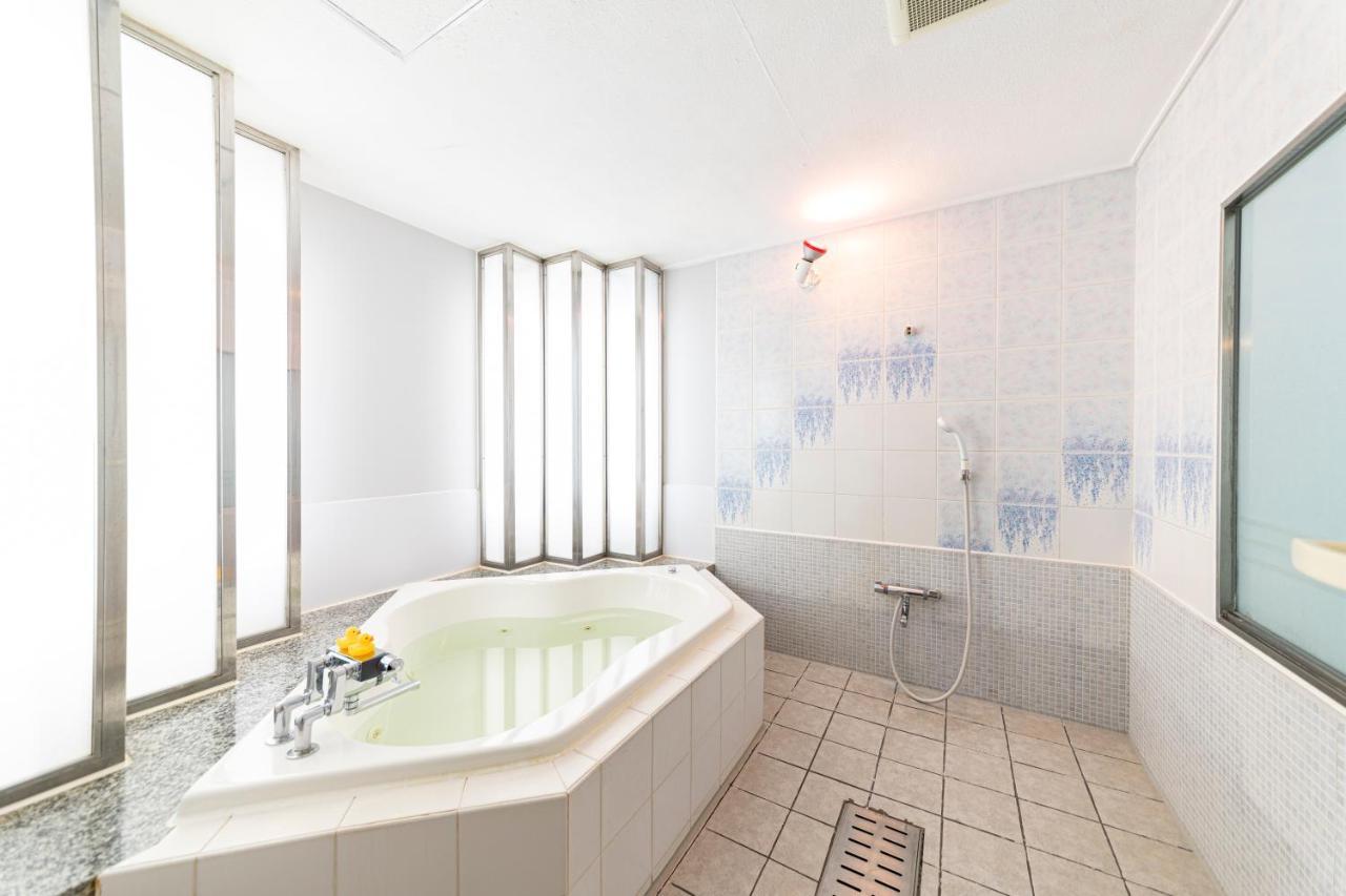 Chapel Sweet (adults Only) Love hotel 2*